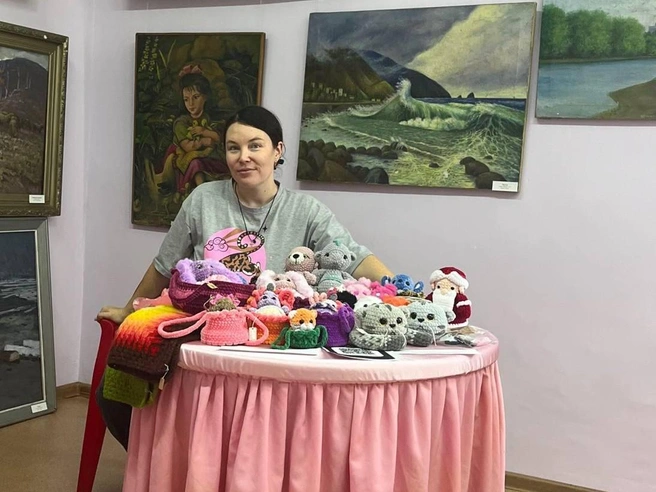 Татьяна вяжет не только игрушки, но и вещи | Источник: Мастерская «Плюшки в ладошки»