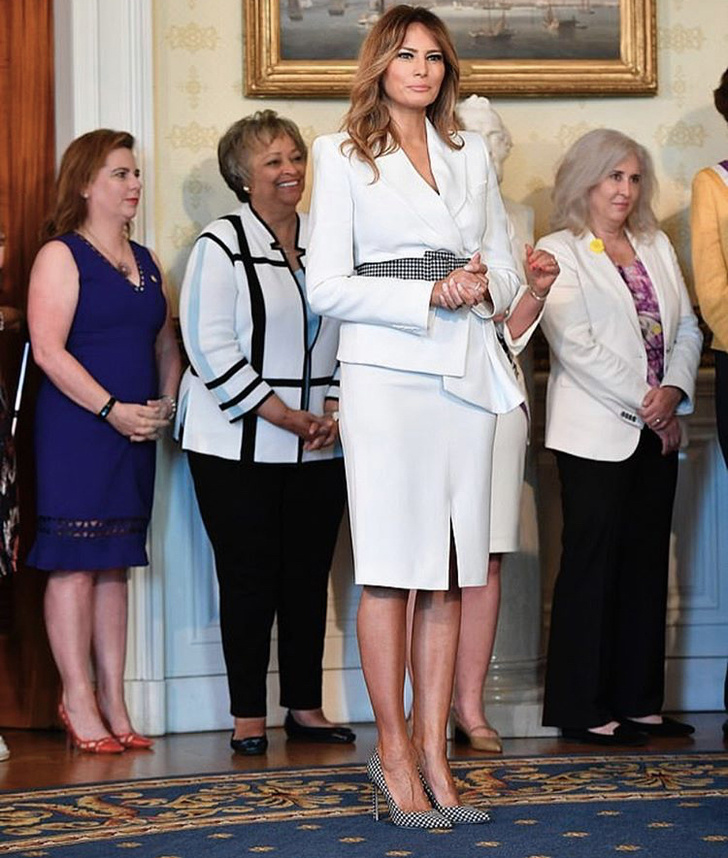 В честь суфражисток: Мелания Трамп в знаковом костюме Michael Kors + 3 самых красивых образа первой леди США в белом