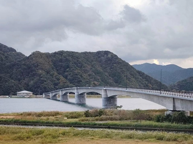 Японская погода в ноябре похожа на Новосибирский август: днем тепло, вечером может быть прохладно | Источник: Полина Захарова