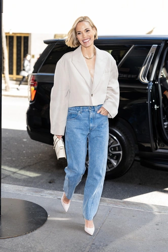 Джинсы на бизнес-встречу и в офис: табу или норма?