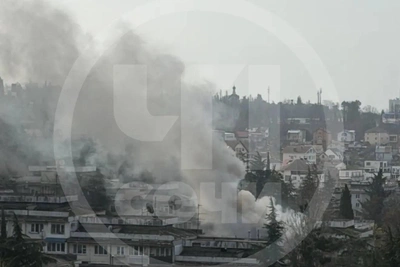 Два человека пострадали при пожаре в Сочи