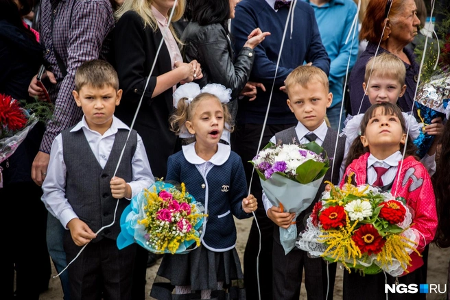 Часто из-за второй смены дети сильно устают к вечеру | Источник: Александр Ощепков / NGS.RU