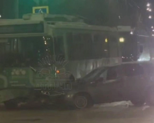 На Капитана Копытова большая пробка | Источник: Мурманск ДТП ЧП / t.me