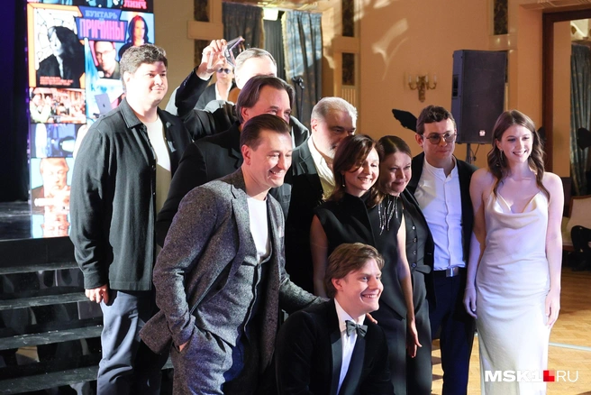 Съемочная группа фильма «Август» (16+) — Сергей Безруков, Павел Табаков, Никита Кологривый и другие | Источник: Артем Устюжанин / MSK1.RU