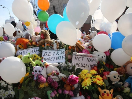 Гендиректор ТЦ «Зимняя вишня», где при пожаре погибли 60 человек, приговорен к 8 годам тюрьмы за взятку