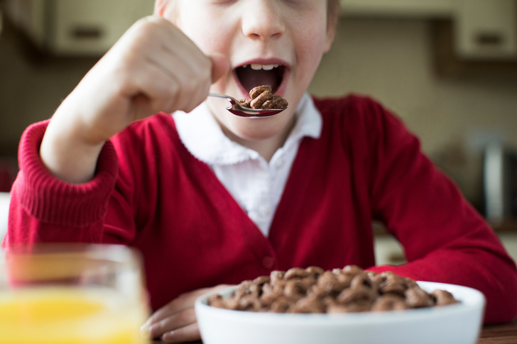 Чем кормить ребенка: рекомендации по питанию, что можно, а что нельзя, советы, лайфхаки