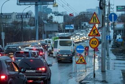 В Новосибирске закрыли дело о падении знака на женщину