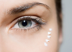 10 новинок для ухода за кожей вокруг глаз
