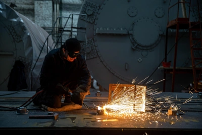 Электрогазосварщики — лидеры по зарплате среди вахтовиков Якутии