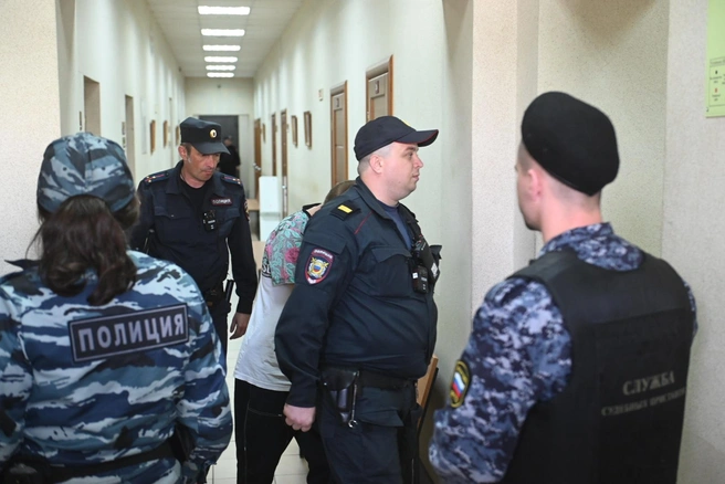 Ранее Артем признал вину | Источник: Дмитрий Емельянов / E1.RU