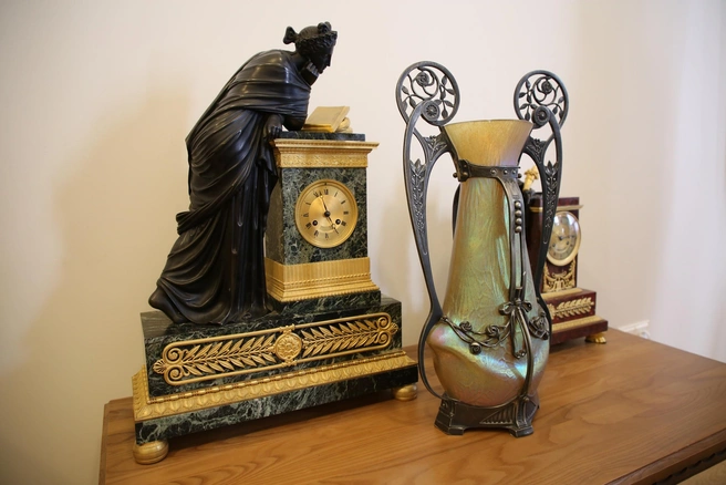 Вещи Бианки, стол для игры в трик-трак и 145 цитр — какие еще экспонаты приобретают музеи Петербурга | Источник: комитет по культуре