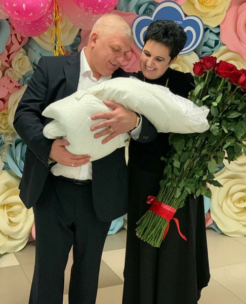 52-летняя Елена Голунова снова стала мамой