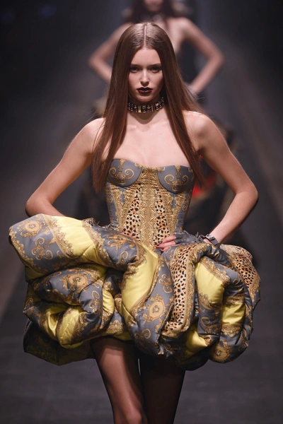 Versace FW25 | Источник: Legion Media