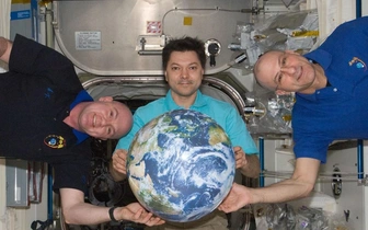 Тест: угадайте, какую книгу перечитывает космонавт Олег Кононенко перед спуском на Землю