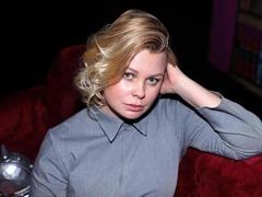 Актриса Евгения Осипова о том, как изменилась ее жизнь и отношения с алкоголем после шоу «Звезды под капельницей»