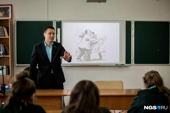 В частных школах, в отличие от государственных, учителя зарабатывают больше | Источник: Александр Ощепков / NGS.RU