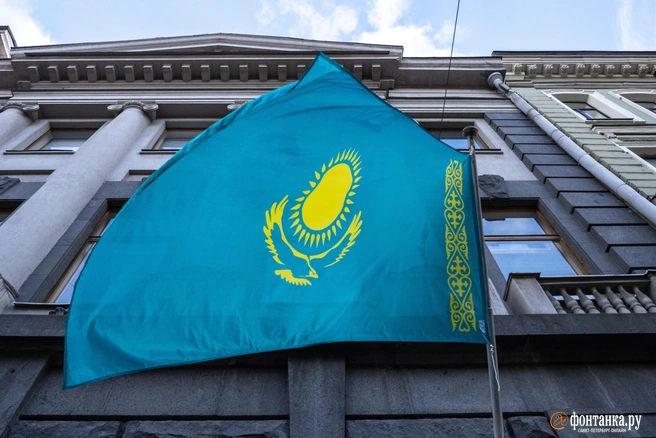 В Казахстане у женщины было свое ИП, но сейчас она не работает, так как сначала ей нужно получить российский паспорт и устроить детей в школу | Источник: Михаил Огнев / FONTANKA.RU