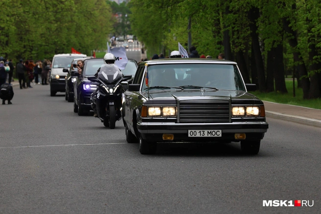 В Москве на Поклонной горе прошел пробег ретроавтомобилей | Источник: Артем Устюжанин / MSK1.RU
