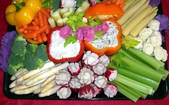 Вкусно и без стресса: быстрые рецепты закусок к праздничному столу