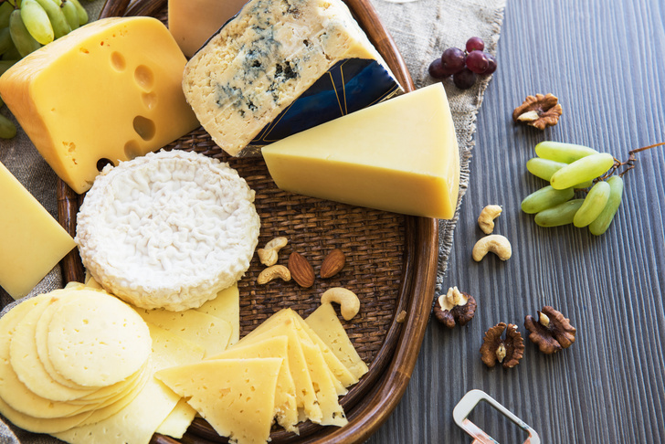 Сыр заставляет нас толстеть и вот почему — объясняют диетологи