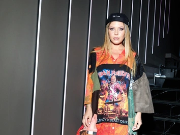 «Не получилось убрать дыру в щеке»: жертва пластики Рита Дакота показала лицо после повторной операции