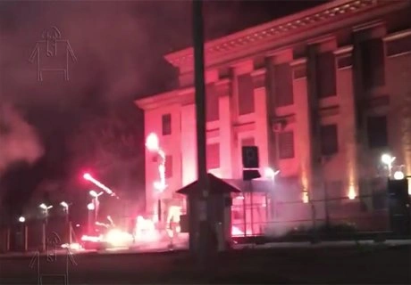Посольство РФ в Киеве обстреляли ночью (видео) | ya62.ru