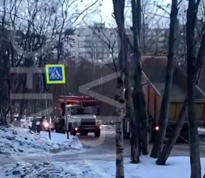 Спецслужбы устраняют результаты аварии | Источник: Мурманск сейчас / t.me