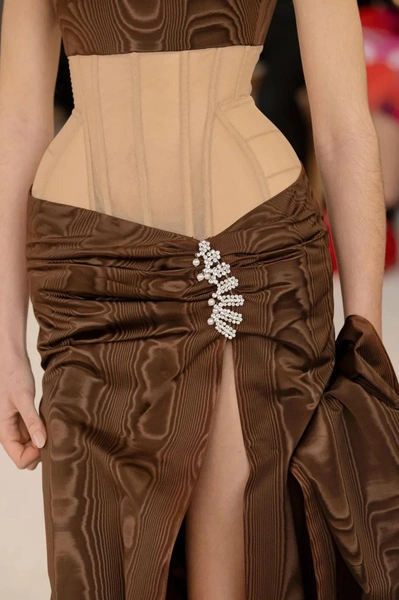 Источник: Schiaparelli 
