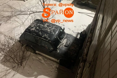 В Верхней Пышме автомобиль протаранил стену дома