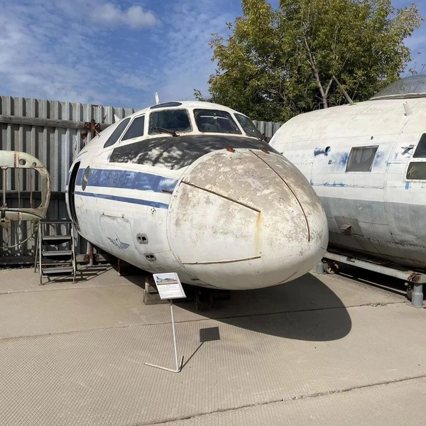 Это кабина Ан-24 | Источник: Avito.ru