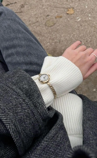 Как модно носить часы в 2026 году? (Нет, не просто на запястье) Как модно носить часы в 2026 году? (Нет, не просто на запястье)