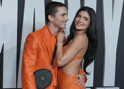 Кайли Дженнер и Тимоти Шаламе вернулись — и задали новый цвет сезона