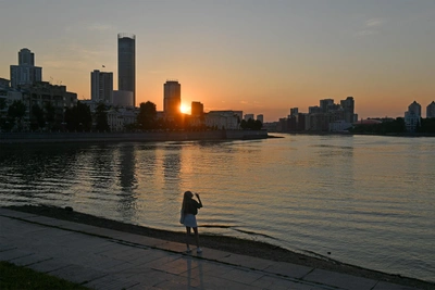 Путешественники Москва — Владивосток получили паспорта уральцев