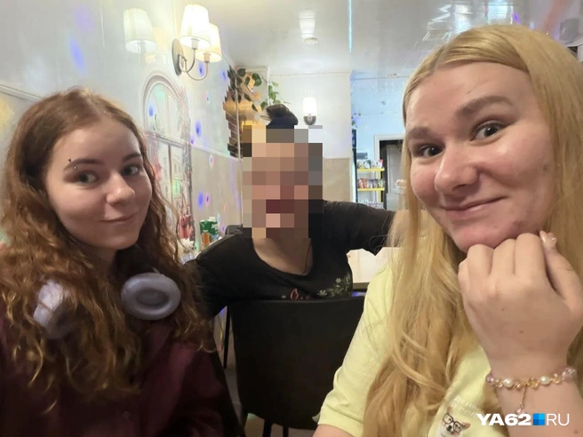 В этот момент инстинкт самосохранения вопил. Мы были слишком близко к Ксюхе, у которой настроение менялось чаще, чем мы моргали | Источник: Мария Романова / Городские медиа
