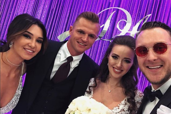 Александр с невестой присутствовали на свадьбе Тарасова и Костенко