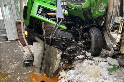 Водитель фуры пострадал в массовом ДТП под Воронежем