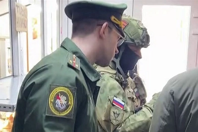 В Южно-Сахалинске в кафе задержали двоих уклонистов