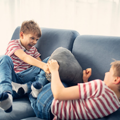 Как прекратить ссоры детей из-за игрушек раз и навсегда — разбираемся с психологом