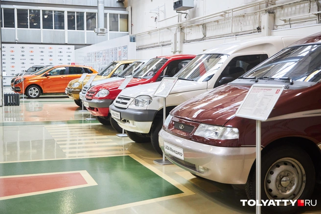 Здесь представлены концепт-кары — прототипы автомобилей, созданные для демонстрации возможностей завода | Источник: Роман Данилкин