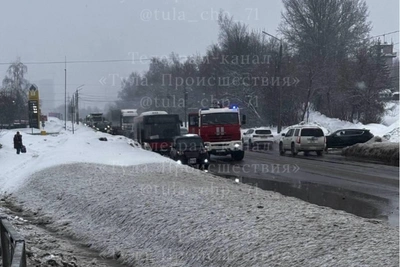 В Туле на Рязанской улице загорелся автобус №7