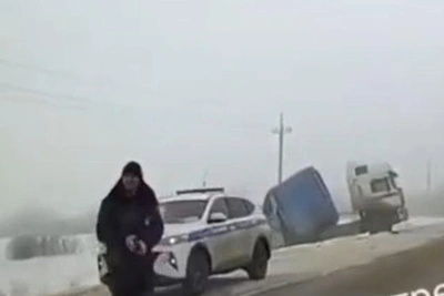 ДТП с фурой и двумя иномарками на трассе под Волгоградом