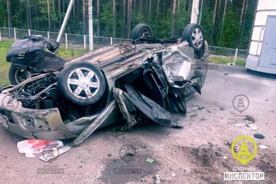 Трагедия на «Скандинавии»: Lada Largus врезалась в отбойник, трое погибли