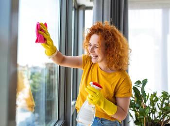 Как помыть окна без разводов: 13 правил, которые должна знать каждая хозяйка