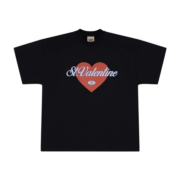 Planta Rosa St.Valentine T-ShirtСтильная футболка из коллекции бренда, приуроченной к празднику любви, не потеряет своей актуальности и после того, как этот день подойдет к концу. Универсальный и модный вариант, который отлично сочетается с джинсами, юбками и даже классическими брюками. Берем на заметку!