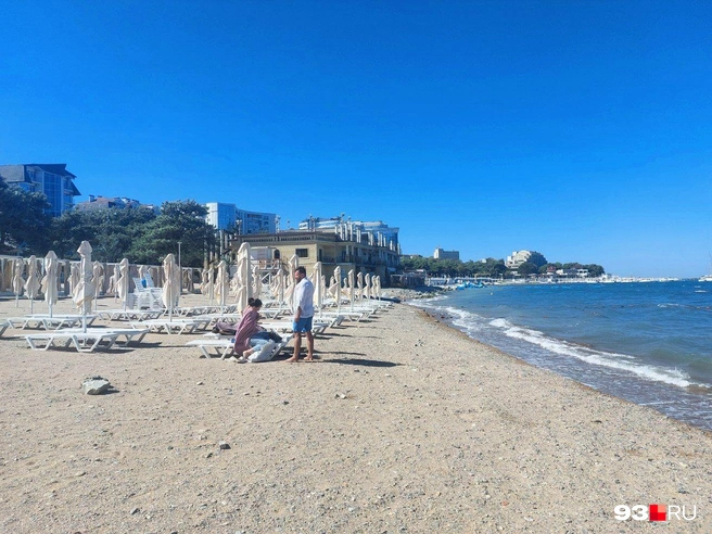 Судя по фото, в воде почти никого нет | Источник: Екатерина Железнова / 93.RU