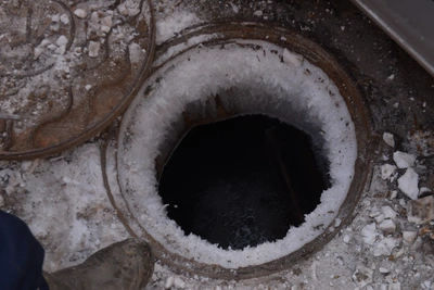 Жители Соцгорода в Казани жалуются на запах канализации