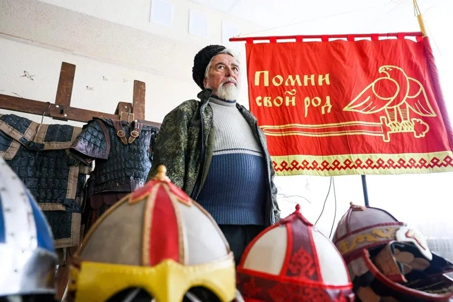 Девиз клуба «Белый кречет» Александр Блиновы связывает с исследованиями Юнга об архетипах | Источник: Артем Устюжанин