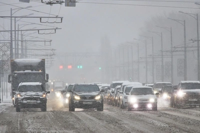 Surgut Heating Network Rupture Spills Hot Water