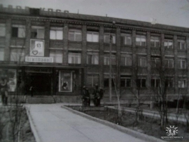 Школа на Артёма. Сейчас&nbsp;— Сургутский государственный педагогический университет | Источник: «История Сургута» / T.me