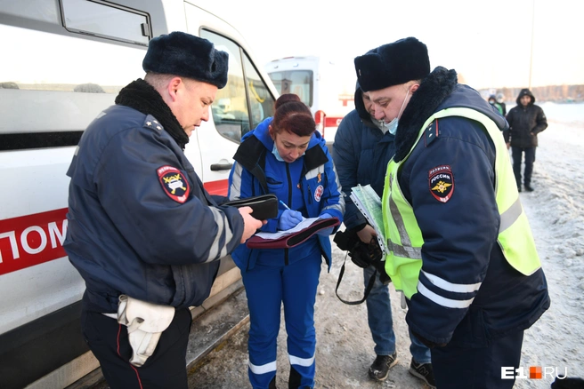 На Байкальском тракте прямо на пешеходном переходе сбили насмерть человека | Источник: Артём Устюжанин / E1.RU